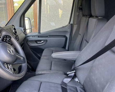 Серый Мерседес Sprinter, объемом двигателя 2.99 л и пробегом 430 тыс. км за 43050 $, фото 3 на Automoto.ua