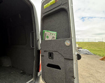 Сірий Мерседес Sprinter, об'ємом двигуна 2.99 л та пробігом 387 тис. км за 76721 $, фото 10 на Automoto.ua