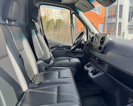 Серый Мерседес Sprinter, объемом двигателя 2.99 л и пробегом 398 тыс. км за 62401 $, фото 13 на Automoto.ua