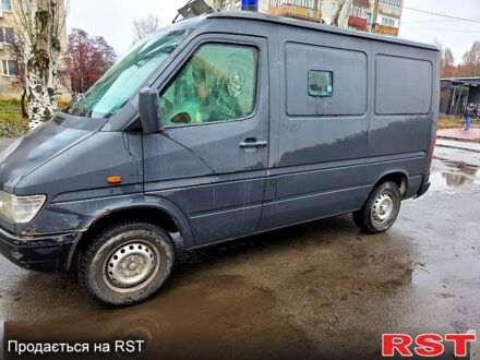 Серый Мерседес Sprinter, объемом двигателя 2.3 л и пробегом 248 тыс. км за 5500 $, фото 1 на Automoto.ua