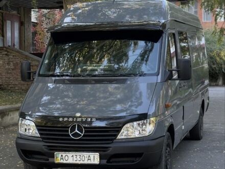 Серый Мерседес Sprinter, объемом двигателя 2.2 л и пробегом 371 тыс. км за 6929 $, фото 1 на Automoto.ua