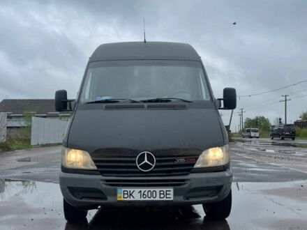 Серый Мерседес Sprinter, объемом двигателя 2.2 л и пробегом 402 тыс. км за 5800 $, фото 1 на Automoto.ua