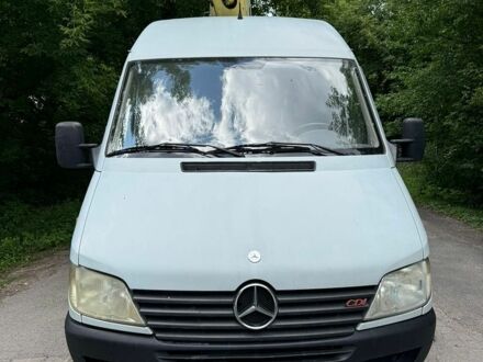 Серый Мерседес Sprinter, объемом двигателя 2.2 л и пробегом 290 тыс. км за 18900 $, фото 1 на Automoto.ua