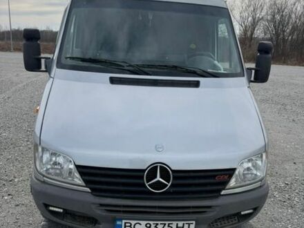 Серый Мерседес Sprinter, объемом двигателя 2.15 л и пробегом 444 тыс. км за 9300 $, фото 1 на Automoto.ua