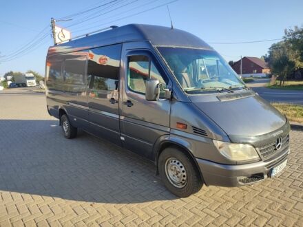Серый Мерседес Sprinter, объемом двигателя 2.7 л и пробегом 700 тыс. км за 8843 $, фото 1 на Automoto.ua