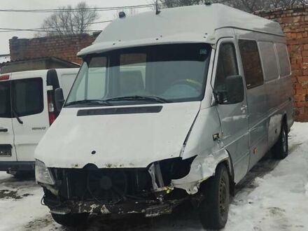 Серый Мерседес Sprinter, объемом двигателя 2.7 л и пробегом 400 тыс. км за 5900 $, фото 1 на Automoto.ua
