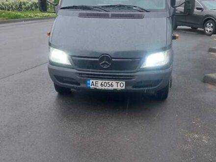 Серый Мерседес Sprinter, объемом двигателя 2.7 л и пробегом 450 тыс. км за 13200 $, фото 1 на Automoto.ua