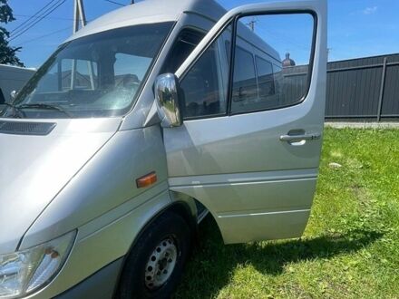 Сірий Мерседес Sprinter, об'ємом двигуна 2.69 л та пробігом 715 тис. км за 10500 $, фото 1 на Automoto.ua