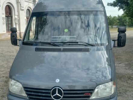 Серый Мерседес Sprinter, объемом двигателя 2.7 л и пробегом 589 тыс. км за 12500 $, фото 1 на Automoto.ua
