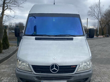 Мерседес Sprinter 2004 в Новоднестровск на Automoto.ua Серый Мерседес Sprinter, объемом двигателя 2.15 л и пробегом 716 тыс. км за 9000 $, фото 1 на Automoto.ua