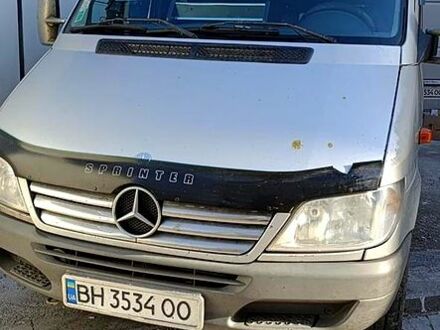 Серый Мерседес Sprinter, объемом двигателя 2.1 л и пробегом 200 тыс. км за 7999 $, фото 1 на Automoto.ua