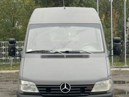 Серый Мерседес Sprinter, объемом двигателя 2.2 л и пробегом 300 тыс. км за 4694 $, фото 1 на Automoto.ua