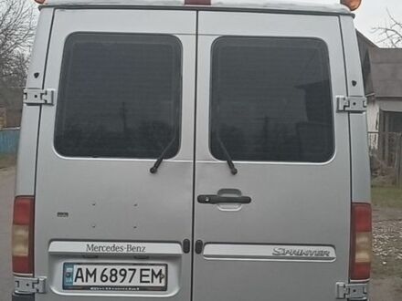 Серый Мерседес Sprinter, объемом двигателя 2.15 л и пробегом 120 тыс. км за 10000 $, фото 1 на Automoto.ua