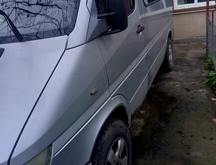 Серый Мерседес Sprinter, объемом двигателя 2.1 л и пробегом 330 тыс. км за 7800 $, фото 1 на Automoto.ua