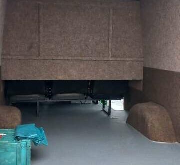 Мерседес Sprinter 2005 в Черновцах на Automoto.ua Серый Мерседес Sprinter, объемом двигателя 2.3 л и пробегом 620 тыс. км за 9200 $, фото 1 на Automoto.ua