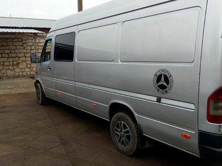 Мерседес Sprinter 2005 в Николаеве на Automoto.ua Серый Мерседес Sprinter, объемом двигателя 2.1 л и пробегом 370 тыс. км за 10600 $, фото 1 на Automoto.ua