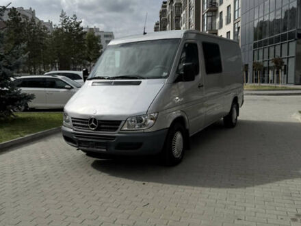Серый Мерседес Sprinter, объемом двигателя 2.7 л и пробегом 560 тыс. км за 8999 $, фото 1 на Automoto.ua