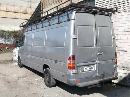 Серый Мерседес Sprinter, объемом двигателя 2.1 л и пробегом 477 тыс. км за 4900 $, фото 1 на Automoto.ua