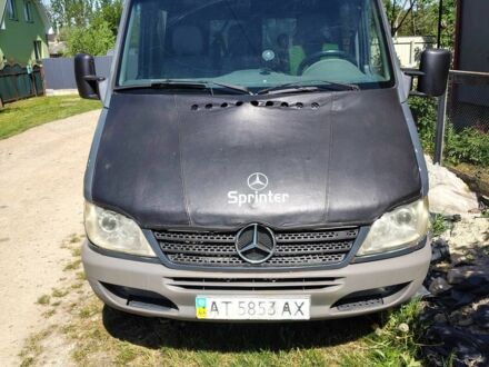 Серый Мерседес Sprinter, объемом двигателя 2.1 л и пробегом 480 тыс. км за 6000 $, фото 1 на Automoto.ua