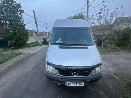 Серый Мерседес Sprinter, объемом двигателя 2.2 л и пробегом 200 тыс. км за 13000 $, фото 1 на Automoto.ua