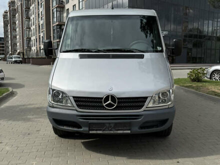 Серый Мерседес Sprinter, объемом двигателя 2.7 л и пробегом 560 тыс. км за 11000 $, фото 1 на Automoto.ua