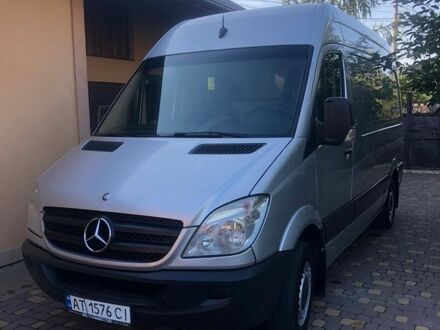 Серый Мерседес Sprinter, объемом двигателя 2.15 л и пробегом 435 тыс. км за 12650 $, фото 1 на Automoto.ua