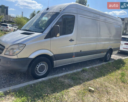 Серый Мерседес Sprinter, объемом двигателя 2.1 л и пробегом 331 тыс. км за 13000 $, фото 1 на Automoto.ua