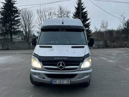 Серый Мерседес Sprinter, объемом двигателя 3 л и пробегом 700 тыс. км за 14000 $, фото 1 на Automoto.ua