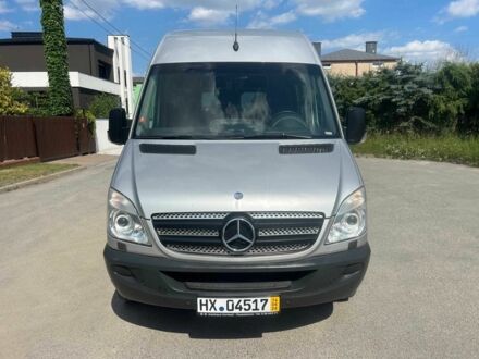 Серый Мерседес Sprinter, объемом двигателя 0 л и пробегом 193 тыс. км за 10726 $, фото 1 на Automoto.ua