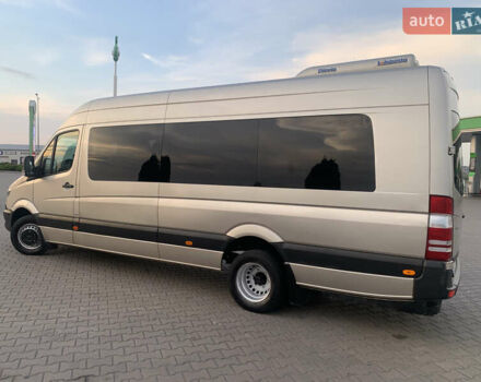 Серый Мерседес Sprinter, объемом двигателя 2.99 л и пробегом 800 тыс. км за 40000 $, фото 1 на Automoto.ua