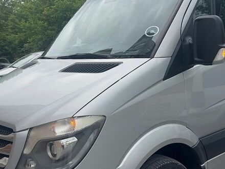 Серый Мерседес Sprinter, объемом двигателя 2.99 л и пробегом 580 тыс. км за 29999 $, фото 1 на Automoto.ua