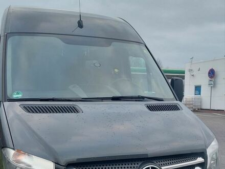 Серый Мерседес Sprinter, объемом двигателя 2.99 л и пробегом 751 тыс. км за 27000 $, фото 1 на Automoto.ua