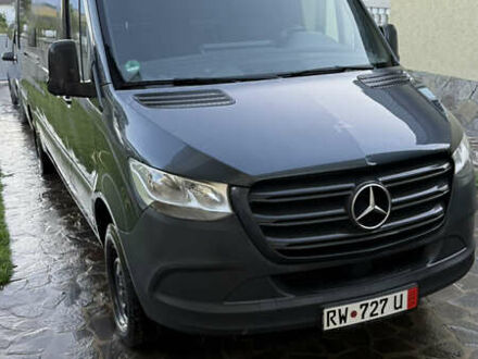 Серый Мерседес Sprinter, объемом двигателя 2.14 л и пробегом 215 тыс. км за 41282 $, фото 1 на Automoto.ua