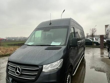 Серый Мерседес Sprinter, объемом двигателя 2.14 л и пробегом 258 тыс. км за 41367 $, фото 1 на Automoto.ua