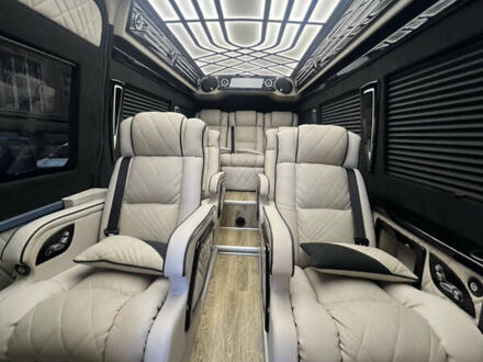 Серый Мерседес Sprinter, объемом двигателя 2.14 л и пробегом 299 тыс. км за 64999 $, фото 1 на Automoto.ua