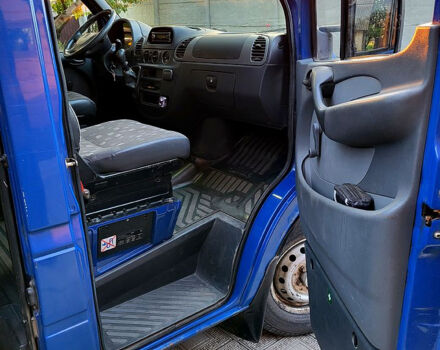 Синій Мерседес Sprinter, об'ємом двигуна 2 л та пробігом 240 тис. км за 8000 $, фото 6 на Automoto.ua