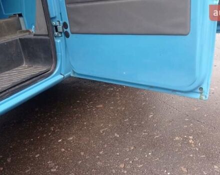 Синий Мерседес Sprinter, объемом двигателя 2.7 л и пробегом 326 тыс. км за 22000 $, фото 12 на Automoto.ua