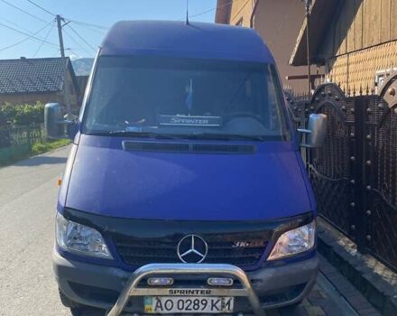 Синий Мерседес Sprinter, объемом двигателя 2.69 л и пробегом 576 тыс. км за 10000 $, фото 1 на Automoto.ua