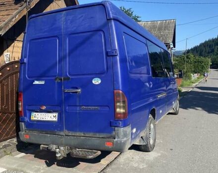 Синий Мерседес Sprinter, объемом двигателя 2.69 л и пробегом 576 тыс. км за 10000 $, фото 4 на Automoto.ua