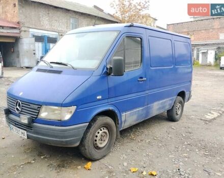 Синий Мерседес Sprinter, объемом двигателя 3 л и пробегом 125 тыс. км за 4500 $, фото 4 на Automoto.ua
