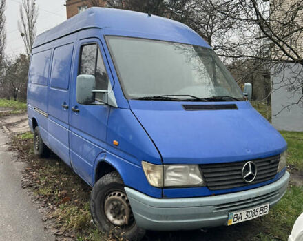 Синий Мерседес Sprinter, объемом двигателя 2.87 л и пробегом 620 тыс. км за 5999 $, фото 2 на Automoto.ua