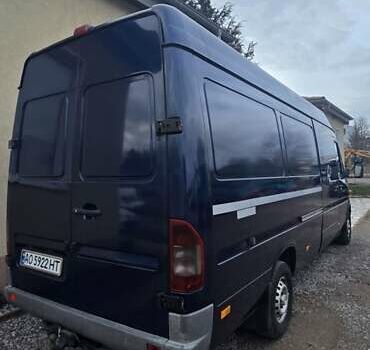 Синий Мерседес Sprinter, объемом двигателя 2.69 л и пробегом 360 тыс. км за 10000 $, фото 4 на Automoto.ua