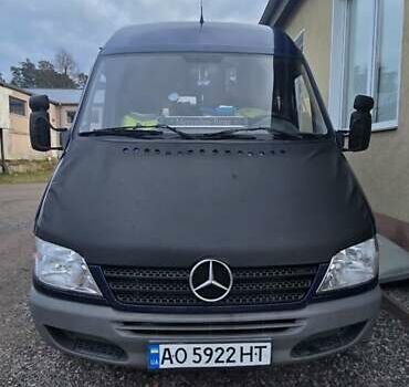 Синий Мерседес Sprinter, объемом двигателя 2.69 л и пробегом 360 тыс. км за 10000 $, фото 2 на Automoto.ua