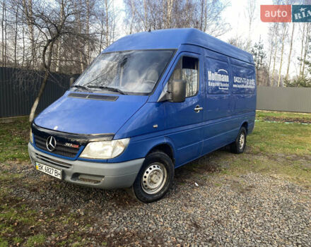 Синий Мерседес Sprinter, объемом двигателя 2.2 л и пробегом 368 тыс. км за 8500 $, фото 3 на Automoto.ua