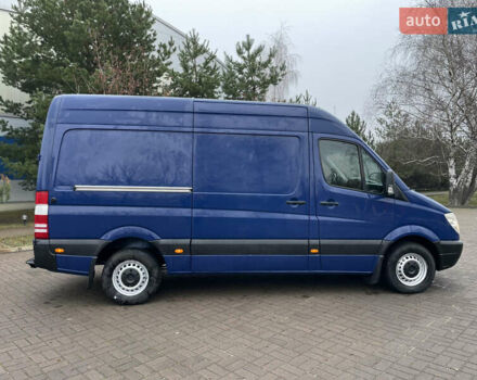 Синий Мерседес Sprinter, объемом двигателя 2.15 л и пробегом 560 тыс. км за 11999 $, фото 3 на Automoto.ua