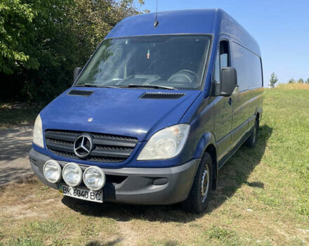 Синий Мерседес Sprinter, объемом двигателя 2.2 л и пробегом 511 тыс. км за 10300 $, фото 2 на Automoto.ua