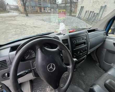 Синий Мерседес Sprinter, объемом двигателя 2.1 л и пробегом 420 тыс. км за 12500 $, фото 5 на Automoto.ua