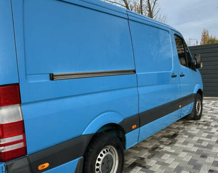 Синій Мерседес Sprinter, об'ємом двигуна 2.2 л та пробігом 220 тис. км за 18000 $, фото 4 на Automoto.ua