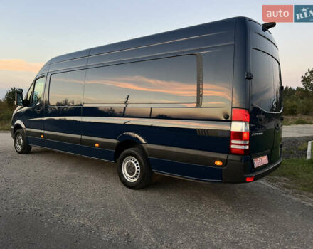 Синий Мерседес Sprinter, объемом двигателя 2.2 л и пробегом 350 тыс. км за 19900 $, фото 1 на Automoto.ua