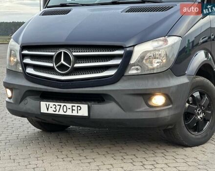 Синий Мерседес Sprinter, объемом двигателя 2.2 л и пробегом 320 тыс. км за 18900 $, фото 2 на Automoto.ua